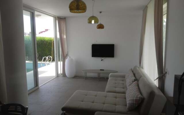 Novron Villas B3