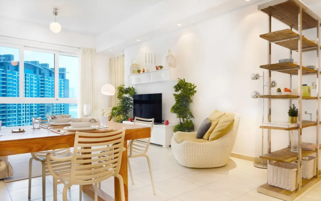 Maison Privee - Modern and Airy 2BR in Palm Jumeirah