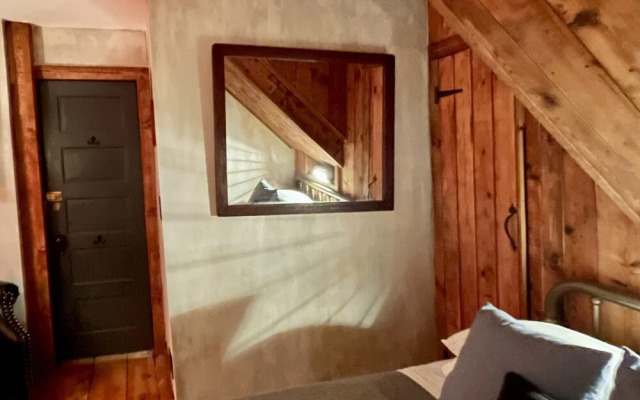 Crew's Quarters Boarding House Caters