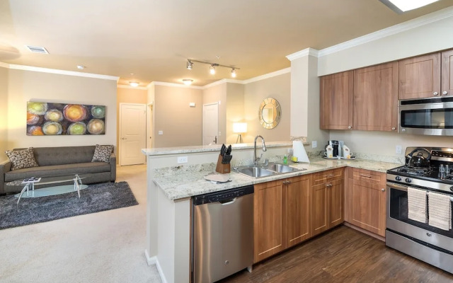 Global Luxury Suites Baypointe Station