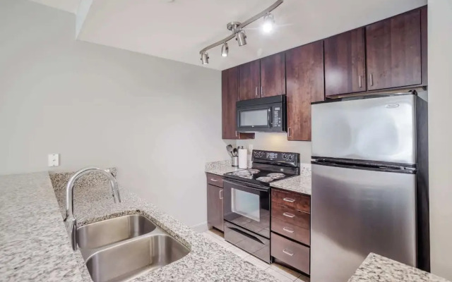 CozySuites - Current at the Banks