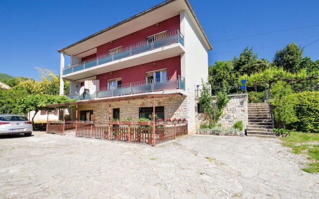 Apartments Mladen