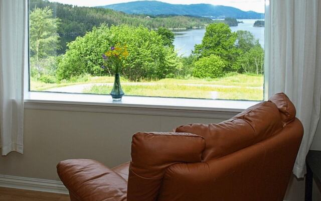 6 Person Holiday Home in Lonevag-by Traum