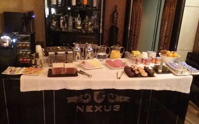 Nexus Valladolid Suites & Hotel
