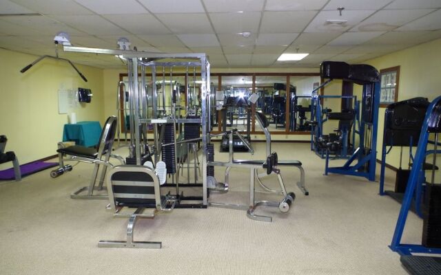 Shiretown Inn & Suites