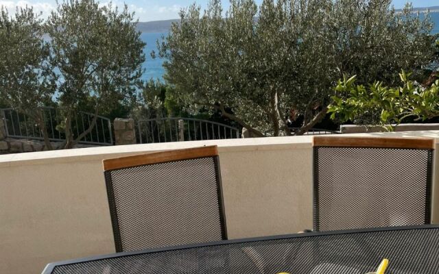 Apartment Ante - 200 m from beach: A2 Starigrad-Paklenica, Zadar riviera