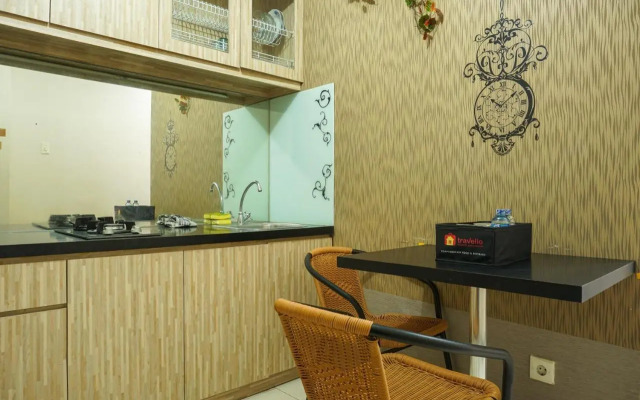 Elegant Studio Apartment at Nifarro Park By Travelio