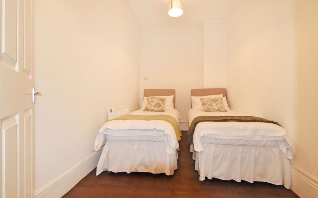 Clarendon Apartment