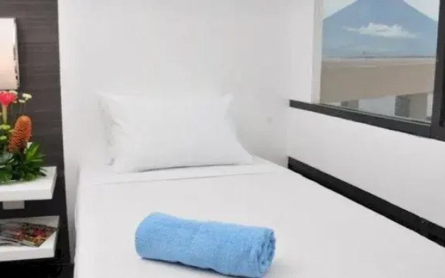 Ellis Econotel