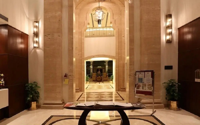 DLF Club 5