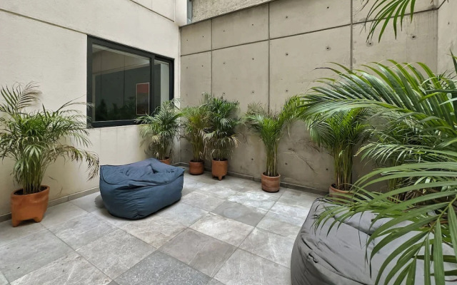 23Gh3 2BR 2.5 Baths with a Private Patio