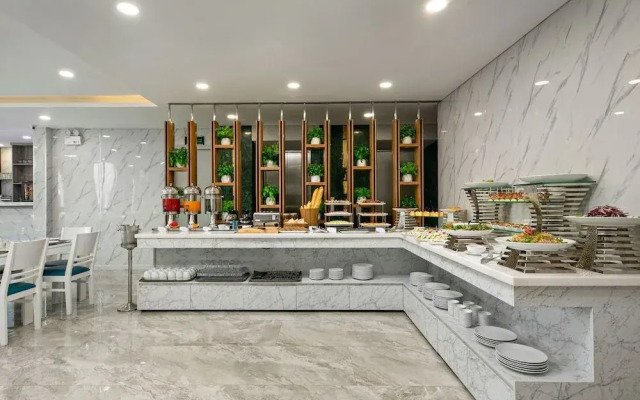 Calix Hotel Da Nang Beach