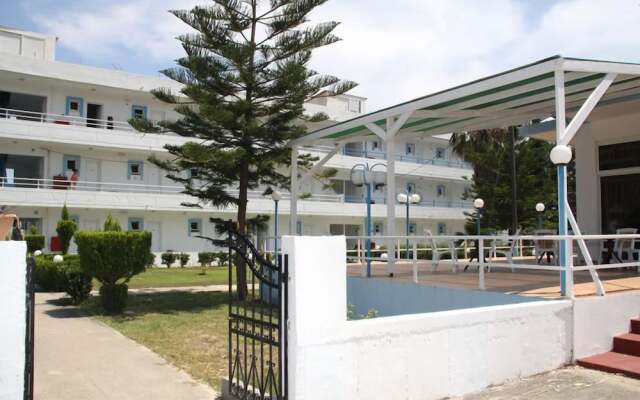 Lagonas Beach Hotel