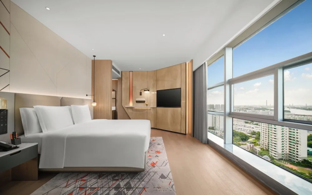 Crowne Plaza Zhongshan Torch High Tech Zone by IHG – Guest Rooms – Zhongshan