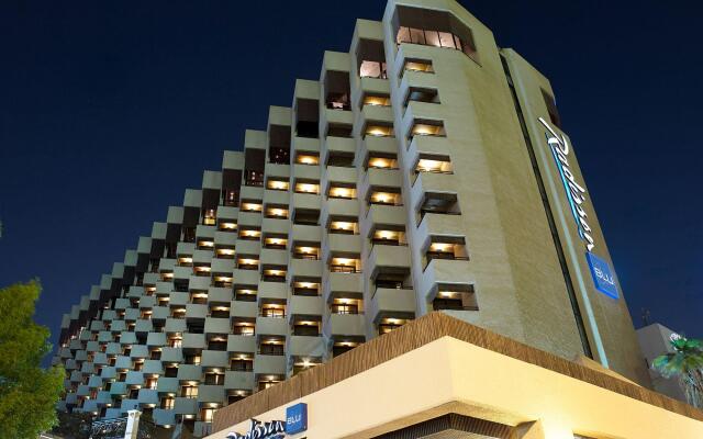 Radisson Blu Hotel, Dubai Deira Creek