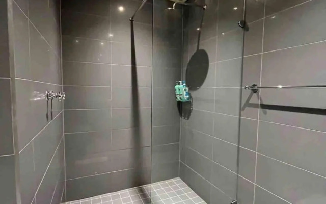 705 Cape Royale Luxury Apartment