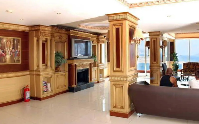 Grand Newport Hotel