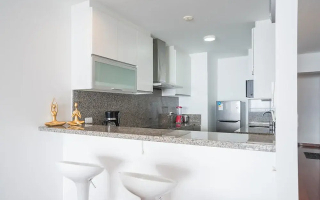 GLOBALSTAY. Ocean View Apartments. Pool. Gym