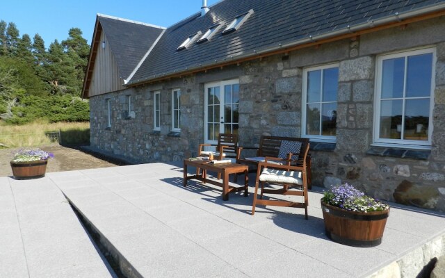Highland Holiday Homes - Easter Tulloch
