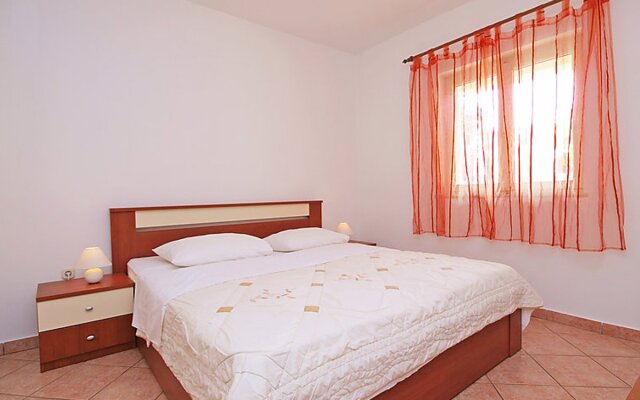 Apartment Mladen Paros 22771