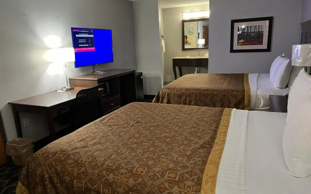 Greenlight Inn & Suites