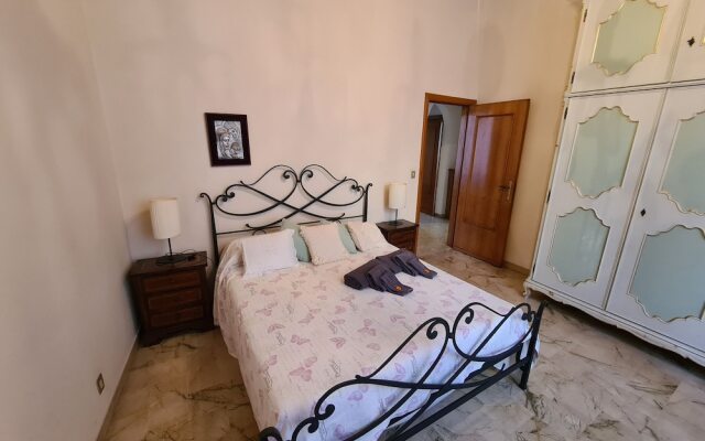 Santa in Caruggio- PortofinoVacanze