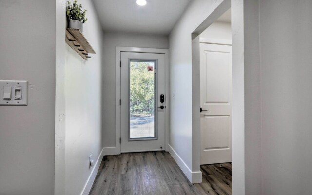 Boho-chic Folsom Retreat: Walkable Location!