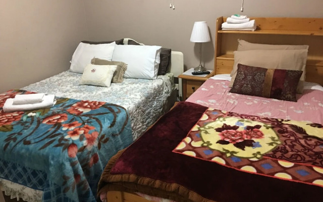 WHITEHOUSE Guesthouse