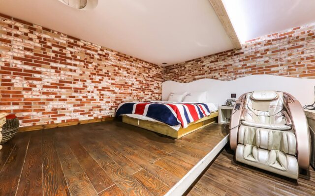 Born Hotel Cheongju