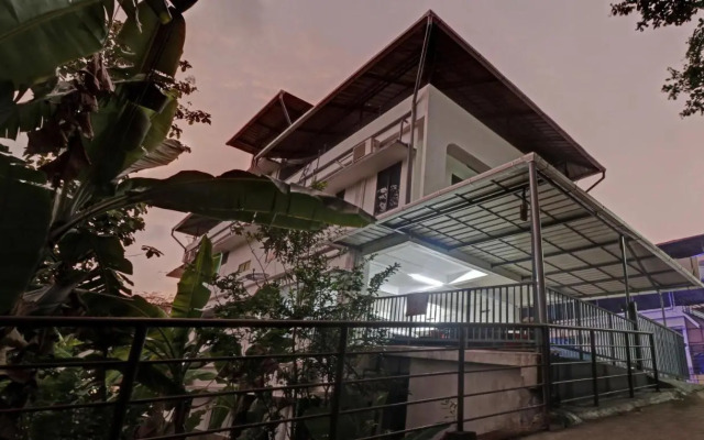 Treebo Nirupama, 750m from Aluva Railway station