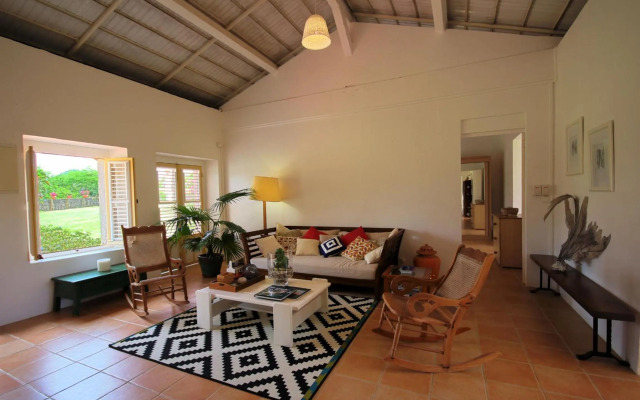 Villa with swimming pool and garden view MQSA20