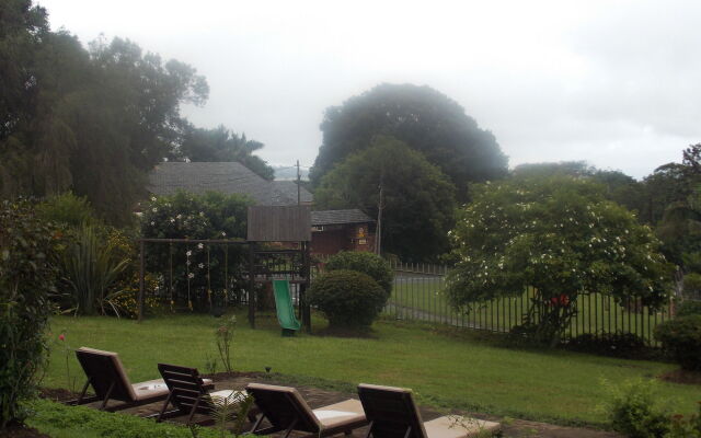 Bizafrika Guest Lodge & Conference Center