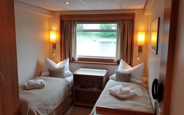 Hotelkabinenschiff Junker Jörg