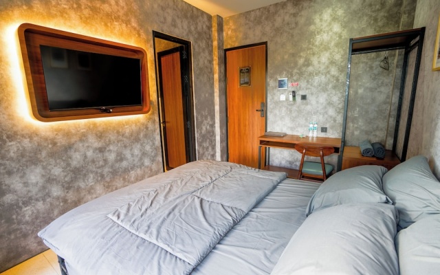 Hebe Hotel Hostel & Hospitality Network – Guest Rooms – Bogor