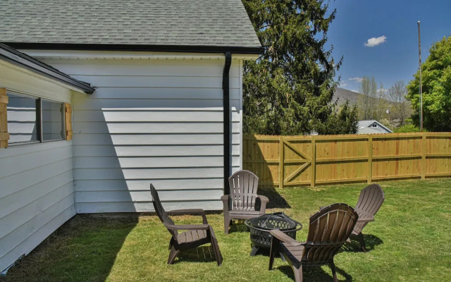 The Spruce House Cozy Home in Swannanoa