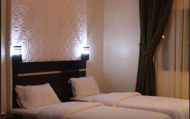 Oyo 402 Jawhrat Asfari Hotel