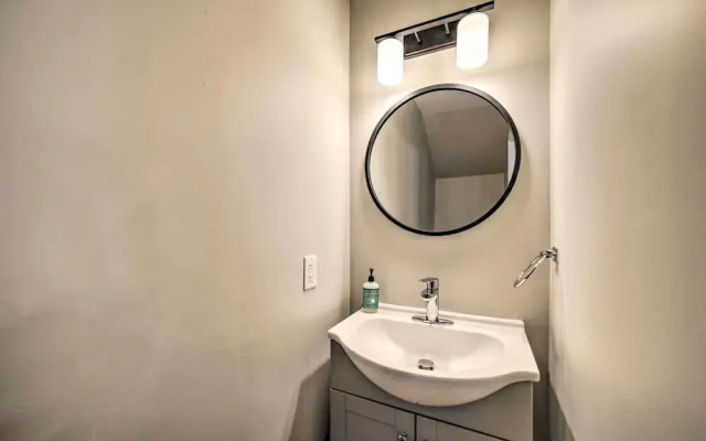 Well-appointed Pittsburgh Home: 1 Mi to Dtwn!