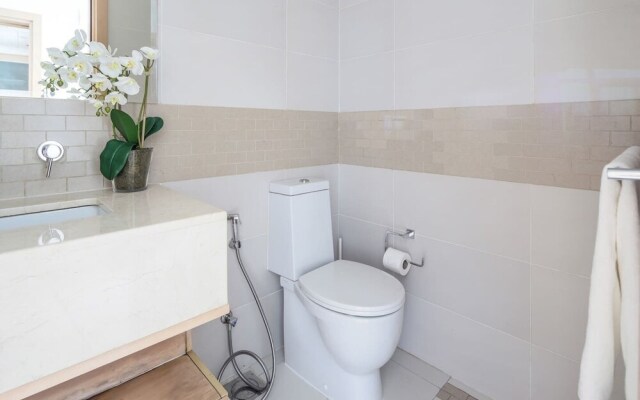 Impressive 1BR w/ Incredible Marina Views!