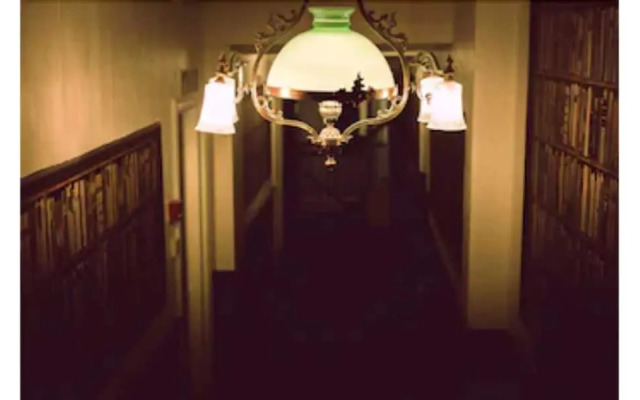 Les Douvres Hotel