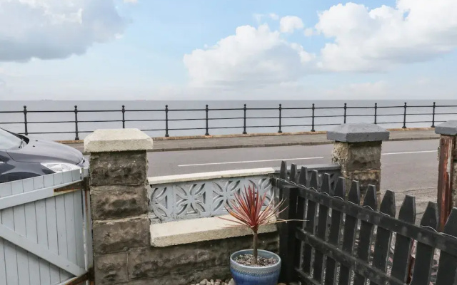 7 Marine Drive