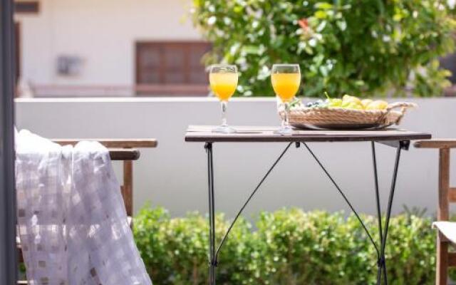 Kochyli Garden Studios