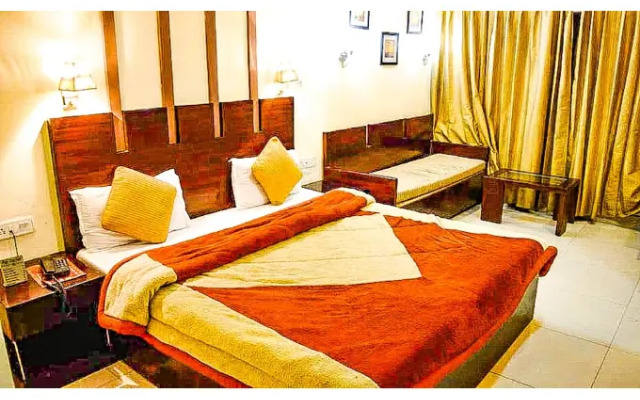 Hotel Raj Darbar