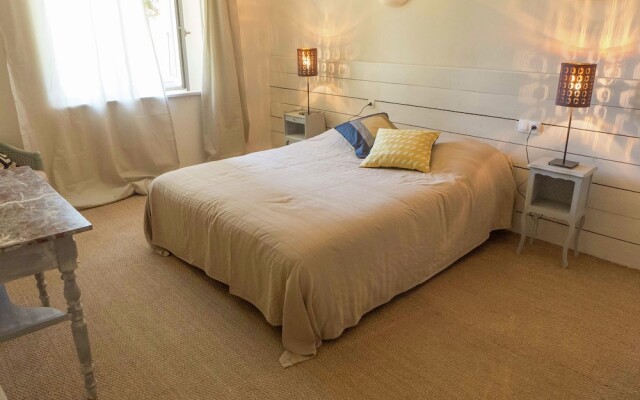 Stunning Holiday Home With Swimming Pool in Loupia