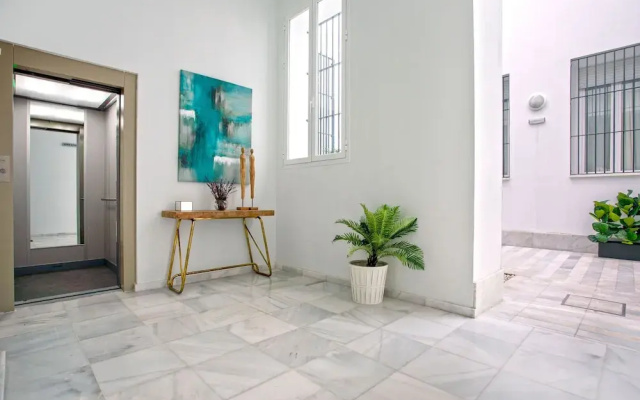 Beautiful 2BD Apartment With a Private Terrace Recaredo X