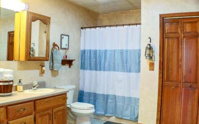 The Hive Lodge-with views of the Smokies