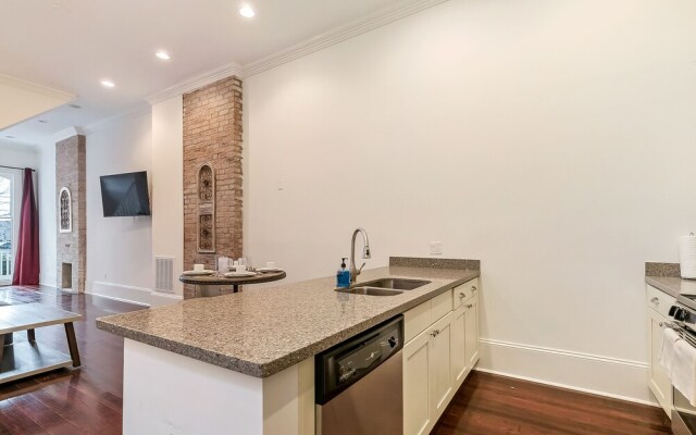 Residences Du Carondelet by Hosteeva