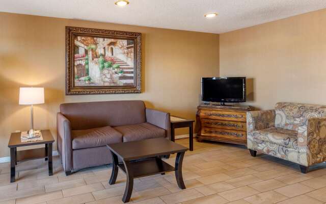 Quality Inn Russellville I-40