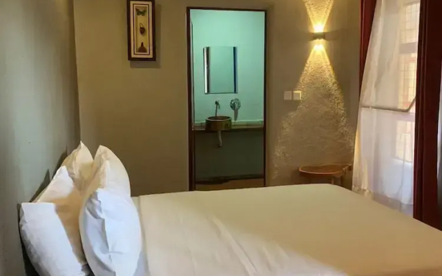 Montane Safaris Hotel Entebbe