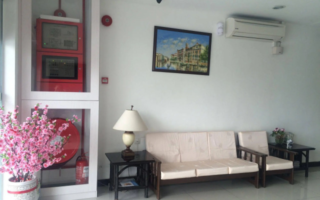Super OYO 596 The Vintage Hotel