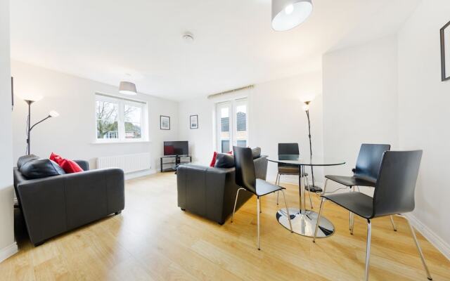 Bristol Apartment with Parking